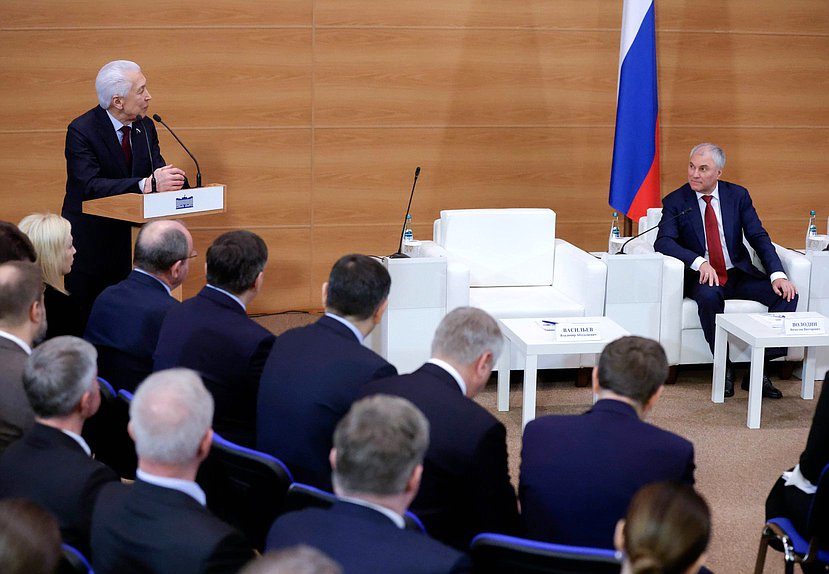 Руководитель фракции "Единая Россия" Владимир Васильев и Председатель Государственной Думы Вячеслав Володин