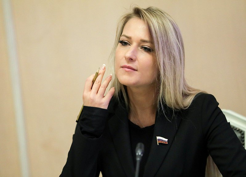 Первый заместитель Председателя Комитета по просвещению Яна Лантратова