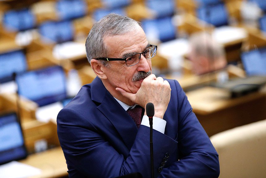 Заместитель Председателя Комитета по просвещению Нурбаганд Нурбагандов