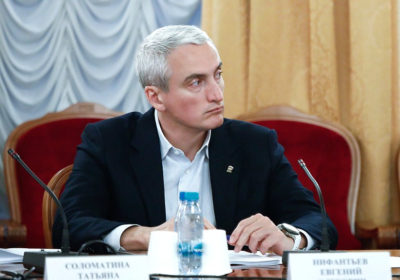 Заместитель Председателя Комитета по охране здоровья Евгений Нифантьев