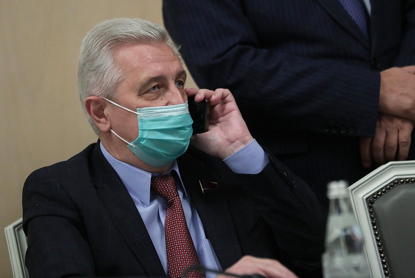 Член Комитета по охране здоровья Государственной Думы VII созыва Николай Осадчий
