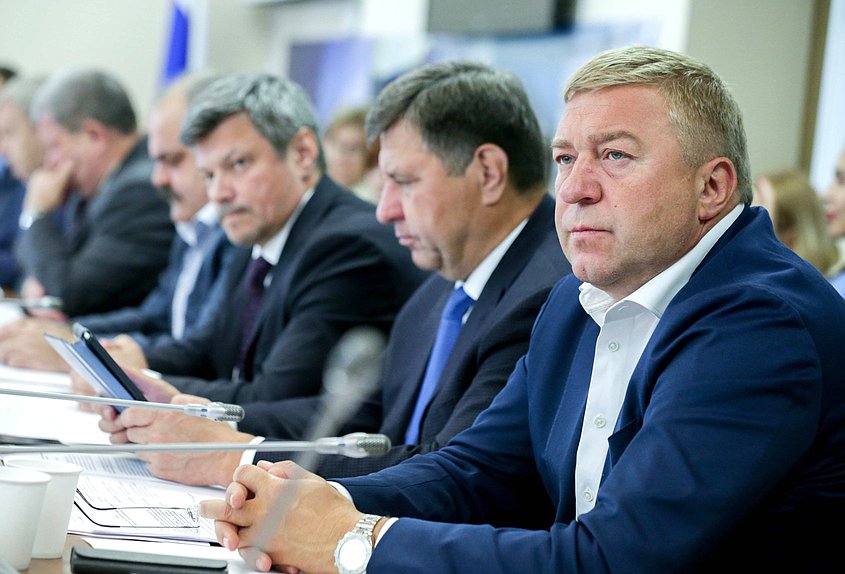 Член Комитета по экономической политике, промышленности, инновационному развитию и предпринимательству Александр Ярошук