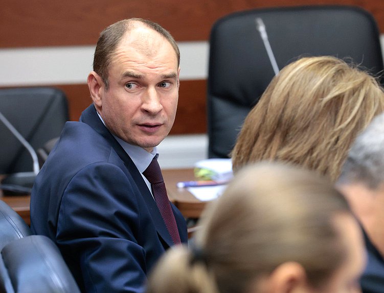 Заместитель Председателя Комитета по обороне Дмитрий Перминов