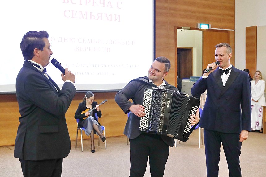 Торжественное мероприятие Комитета по защите семьи, вопросам отцовства, материнства и детства на тему «Семья – опора защитника Отечества»