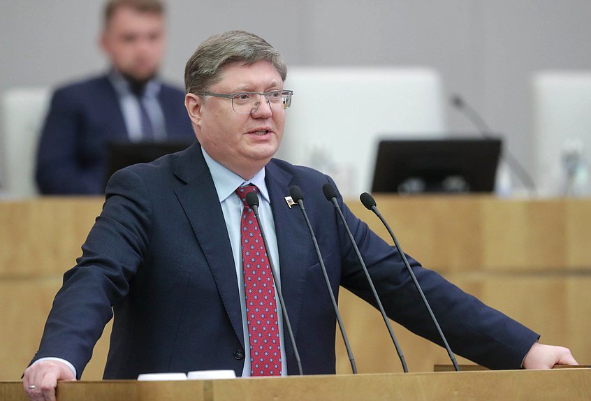 Член Комитета по труду, социальной политике и делам ветеранов Андрей Исаев