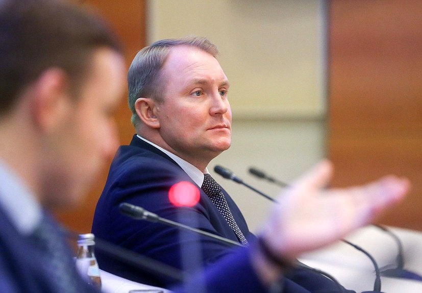 Первый заместитель Председателя Комитета по обороне Александр Шерин