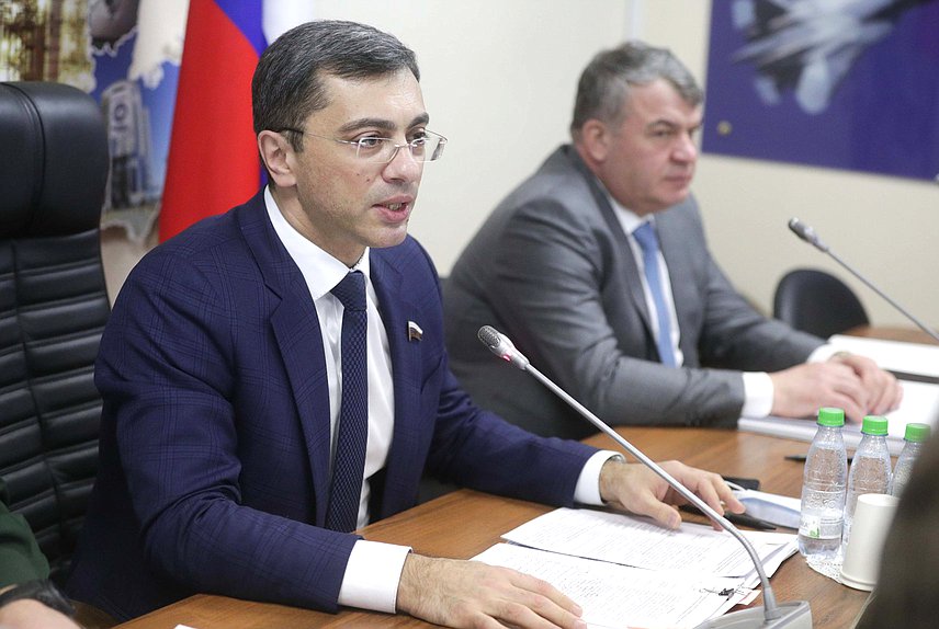Первый заместитель Председателя Комитета по экономической политике, промышленности, инновационному развитию и предпринимательству Владимир Гутенев