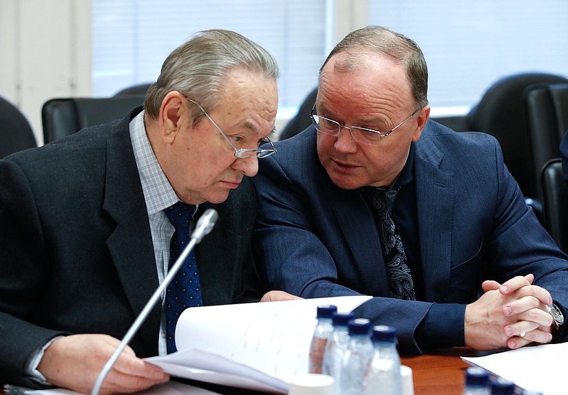 Круглый стол Комитета по энергетике на тему «Обсуждение проекта ФЗ № 213698–8 «О внесении изменений в ФЗ «О промышленной безопасности опасных производственных объектов»