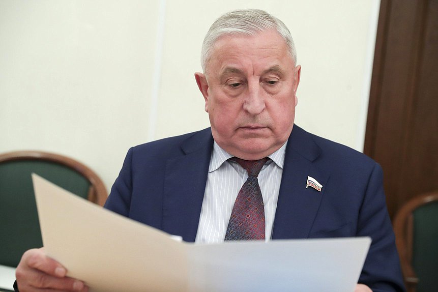 Председатель Комитета по региональной политике и проблемам Севера и Дальнего Востока Николай Харитонов