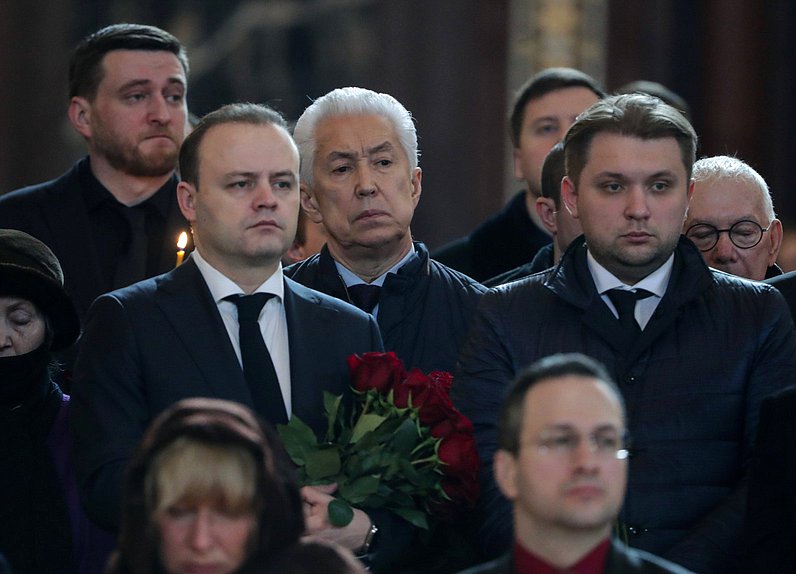 Заместители Председателя Государственной Думы Владислав Даванков и Борис Чернышов и руководитель фракции «Единая Россия» Владимир Васильев