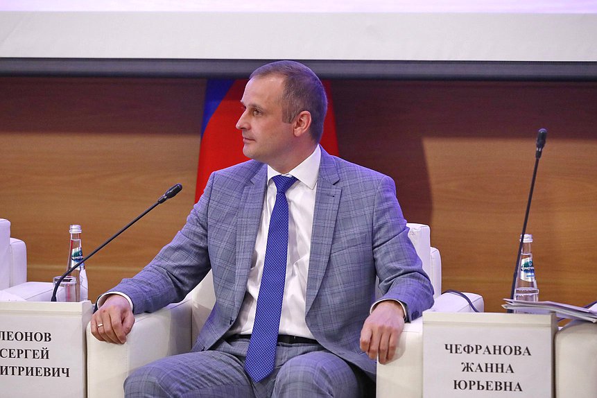 Председатель Комитета по охране здоровья Сергей Леонов