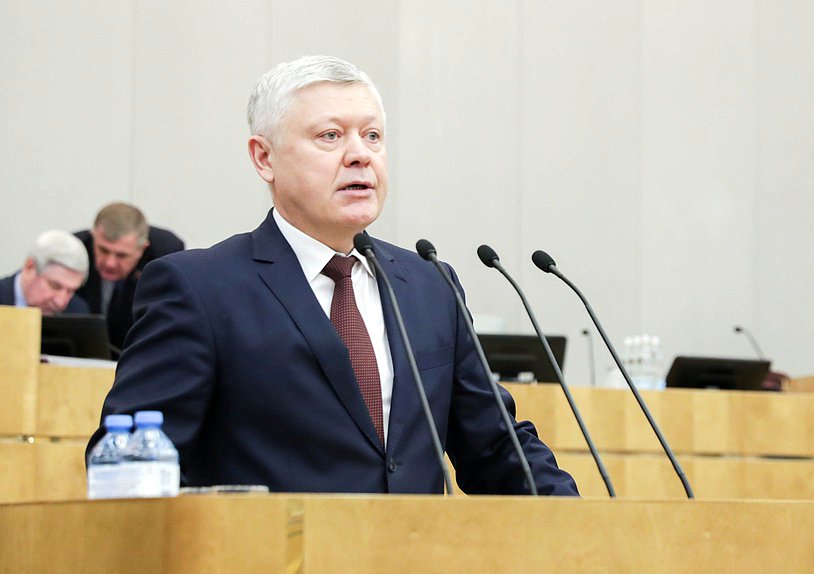 Председатель Комитета по безопасности и противодействию коррупции Василий Пискарев