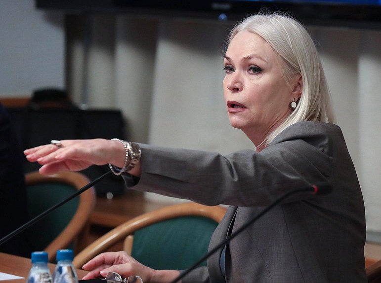 Председатель Комитета по просвещению Ирина Белых