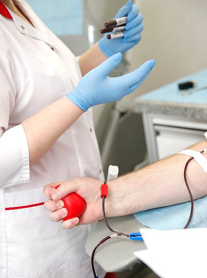 Донорская акция ФМБА России в Государственной Думе с использованием мобильного комплекса заготовки крови