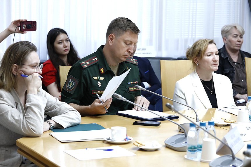 заседание рабочей группы Комитета по защите семьи, вопросам отцовства, материнства и детства по вопросам обеспечения жильем военных пенсионеров