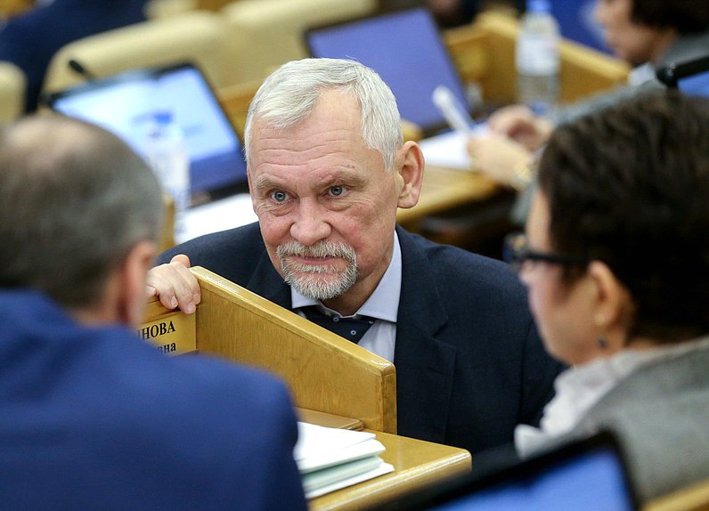 Заместитель Председателя Комитета по жилищной политике и жилищно-коммунальному хозяйству Вадим Булавинов