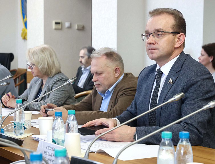 Член Комитета по охране здоровья Михаил Кизеев