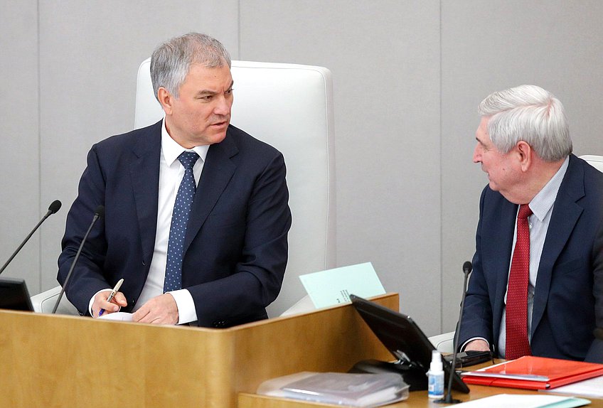 Председатель Государственной Думы Вячеслав Володин и Первый заместитель Председателя Государственной Думы Иван Мельников