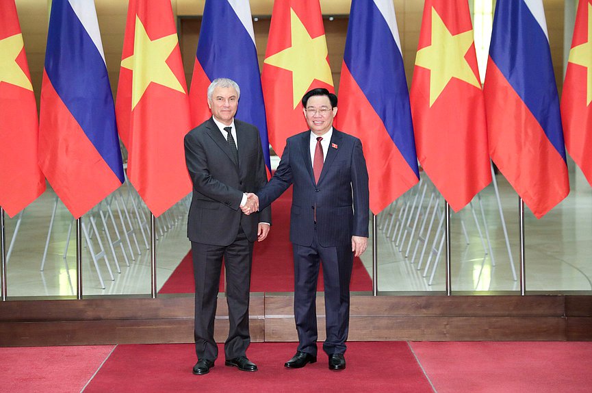 Chairman of the State Duma Vyacheslav Volodin and Chairman of the National Assembly of the Socialist Republic of Vietnam Vương Đình Huệ