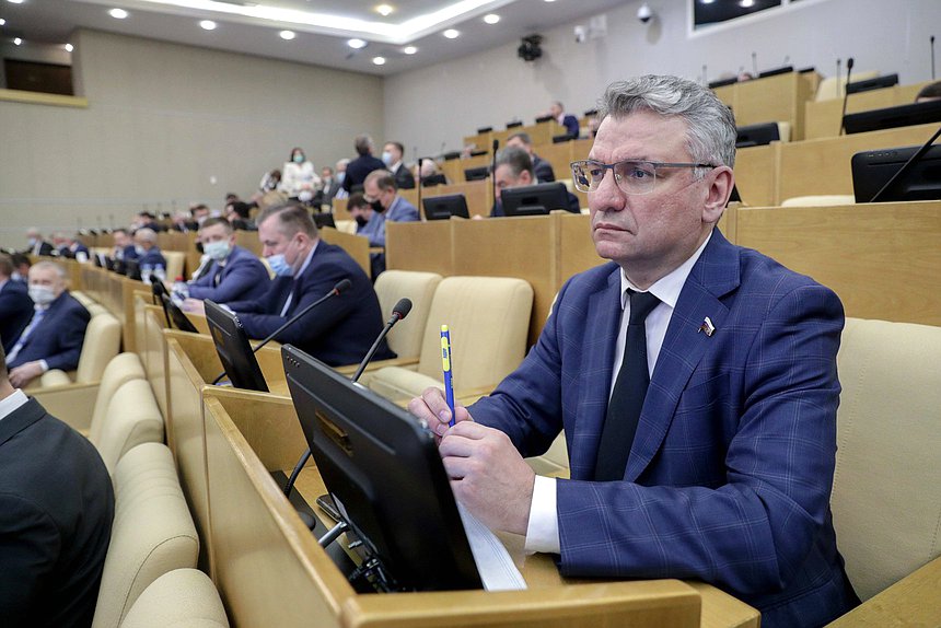 Член фракции ЛДПР Гаврил Парахин