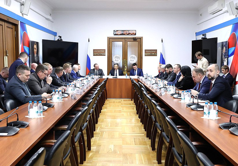 Заседание Комитета по промышленности и торговле с участием Министра промышленности и торговли РФ Антона Алиханова