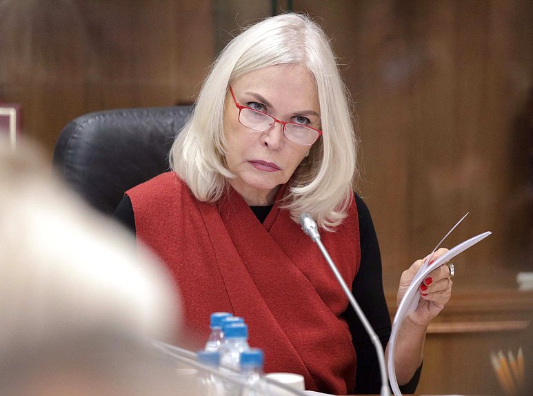 Председатель Комитета по просвещению Ирина Белых