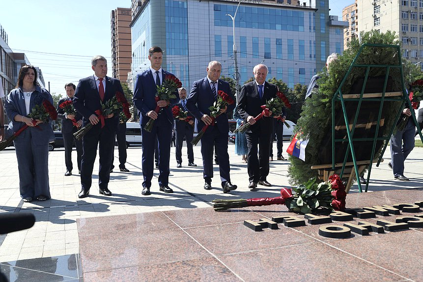 Председатель ГД Вячеслав Володин почтил память защитников Кубани