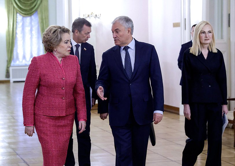 Председатель Совета Федерации Валентина Матвиенко, Председатель Государственной Думы Вячеслав Володин и заместитель Председателя Государственной Думы Ирина Яровая