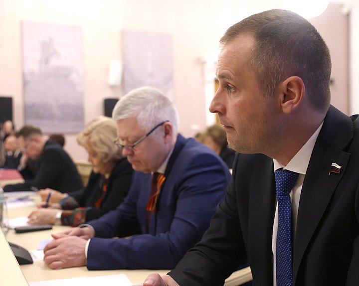 Председатель Комитета по охране здоровья Сергей Леонов
