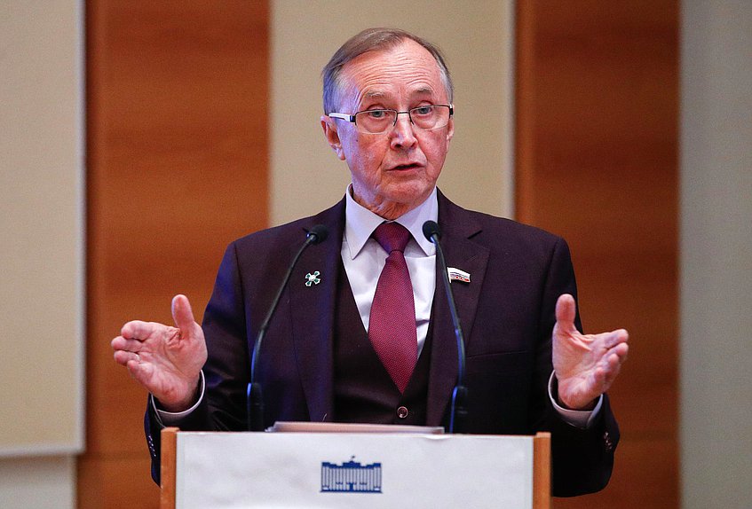 Первый заместитель Председателя Комитета по развитию гражданского общества, вопросам общественных и религиозных объединений Николай Бурляев