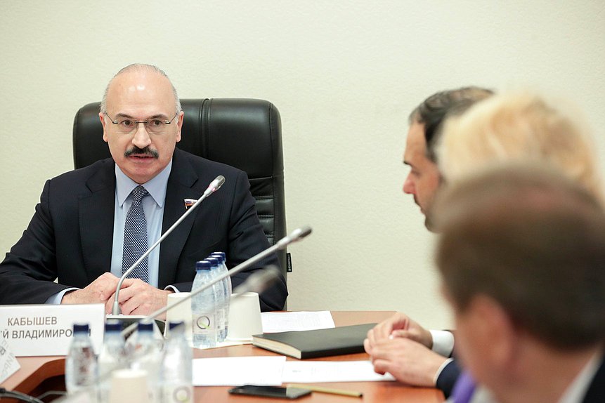Председатель Комитета по науке и высшему образованию Сергей Кабышев