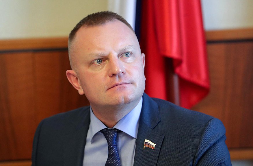 Первый заместитель Председателя Комитета по вопросам собственности, земельным и имущественным отношениям Иван Сухарев