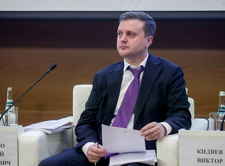 Председатель Комитета по региональной политике и местному самоуправлению Алексей Диденко
