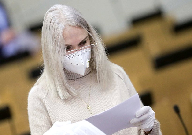 Член Комитета по государственному строительству и законодательству Ирина Белых