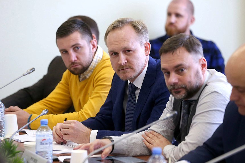 Круглый стол Комитета по физической культуре, спорту, туризму и делам молодежи на тему «Система идентификации личности зрителей на спортивных соревнованиях (паспорт болельщика (FAN ID)»