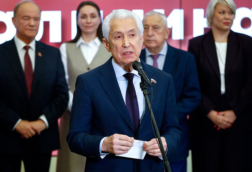 Руководитель фракции "Единая Россия" Владимир Васильев