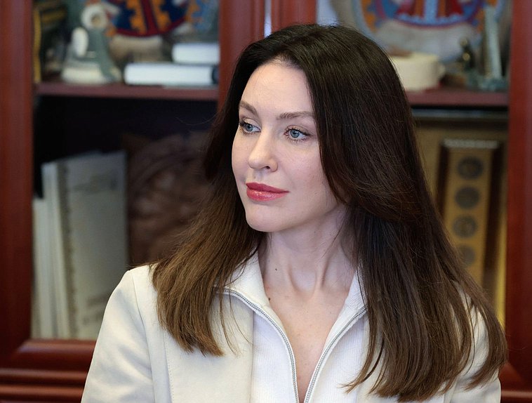 Член Комитета по молодежной политике Алена Аршинова