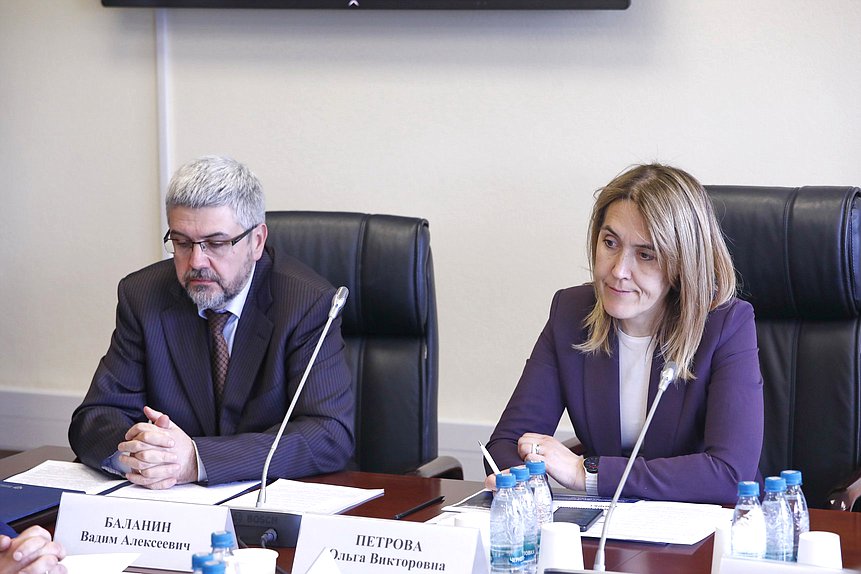 Заместитель Министра юстиции РФ Вадим Баланин и заместитель Министра науки и высшего образования РФ Ольга Петрова