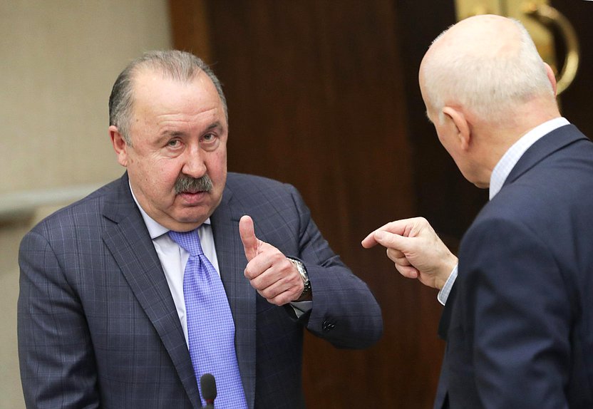 Председатель Комитета по делам национальностей Валерий Газзаев
