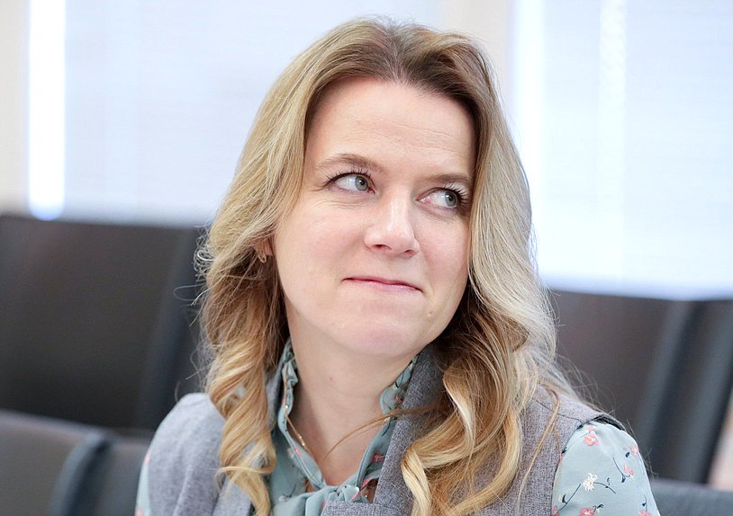 Член Комитета по вопросам семьи, женщин и детей Ольга Коробова