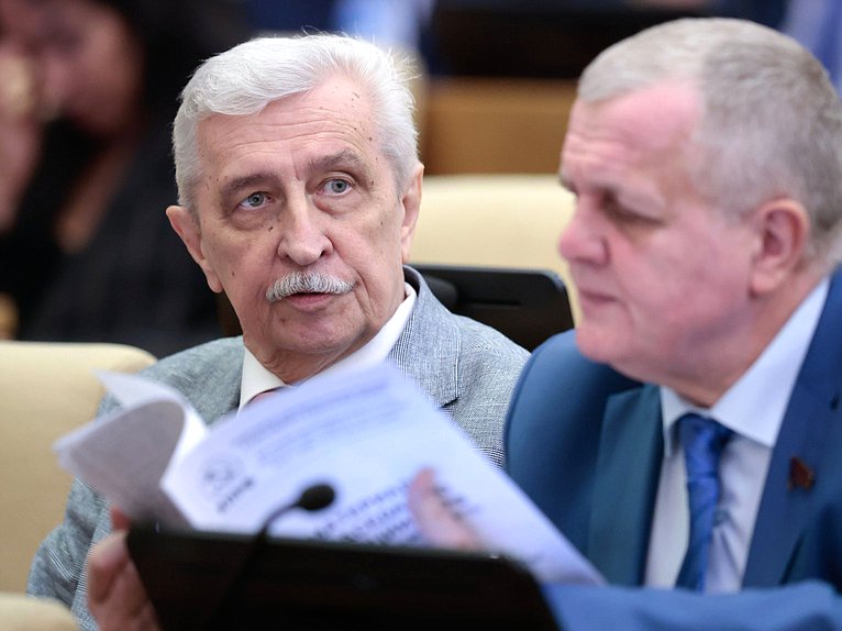Член Комитета по охране здоровья Николай Осадчий