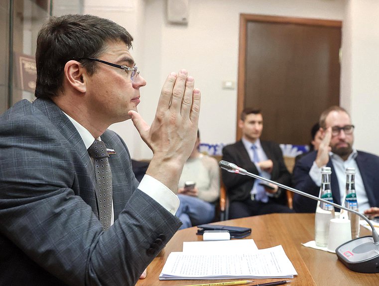 Председатель Комитета по информационной политике, информационным технологиям и связи Сергей Боярский