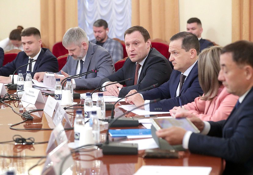 Председатель Комитета по строительству и ЖКХ Сергей Пахомов
