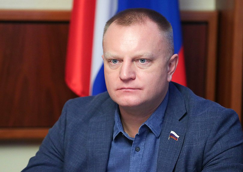 Первый заместитель Председателя Комитета по вопросам собственности, земельным и имущественным отношениям Иван Сухарев