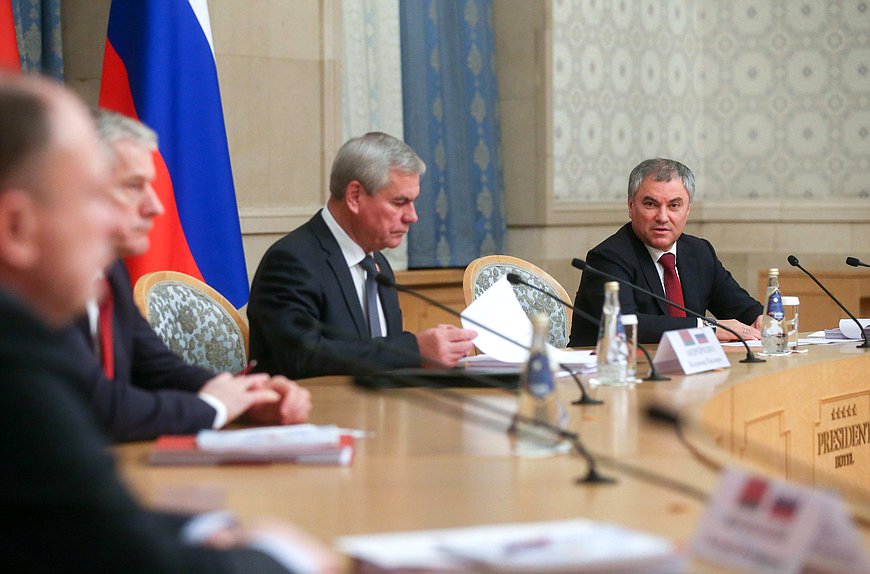 Chairman of the House of Representatives of the National Assembly of the Republic of Belarus Vladimir Andreichenko and Chairman of the State Duma Viacheslav Volodin