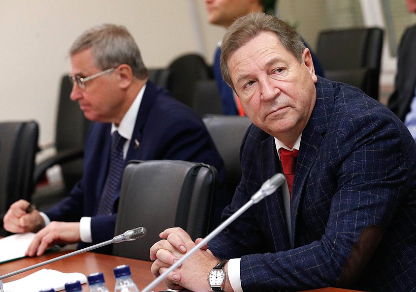 Член Комитета по науке и высшему образованию Михаил Кузьмин