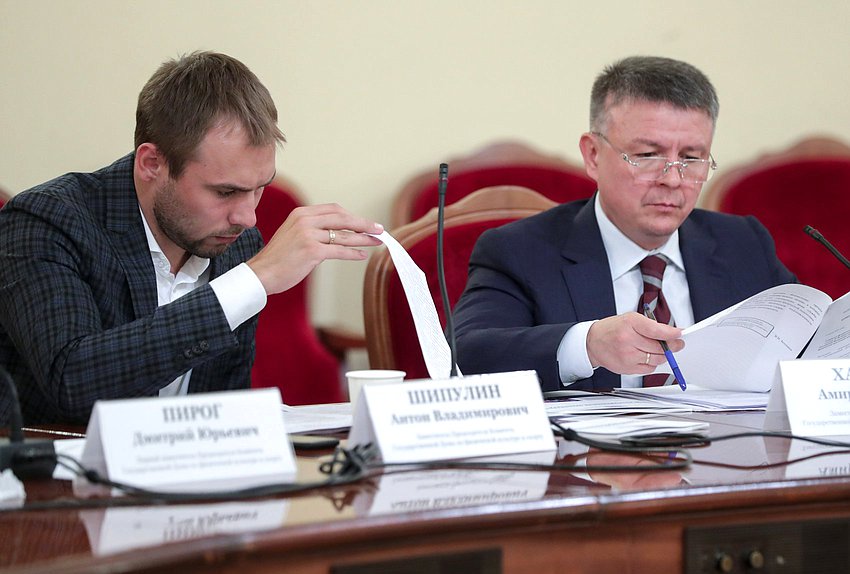 Заместители Председателя Комитета по физической культуре и спорту Антон Шипулин и Амир Хамитов