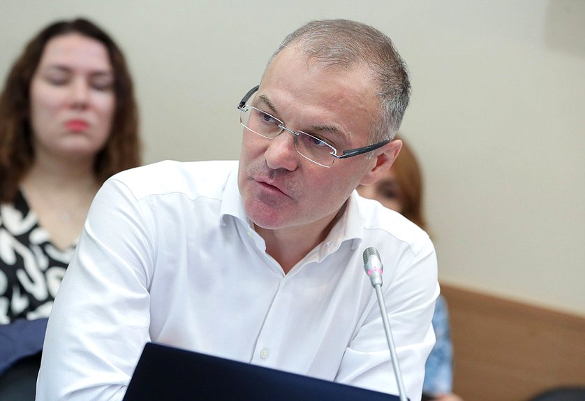 Заместитель Председателя Комитета по экологии, природным ресурсам и охране окружающей среды Александр Коган