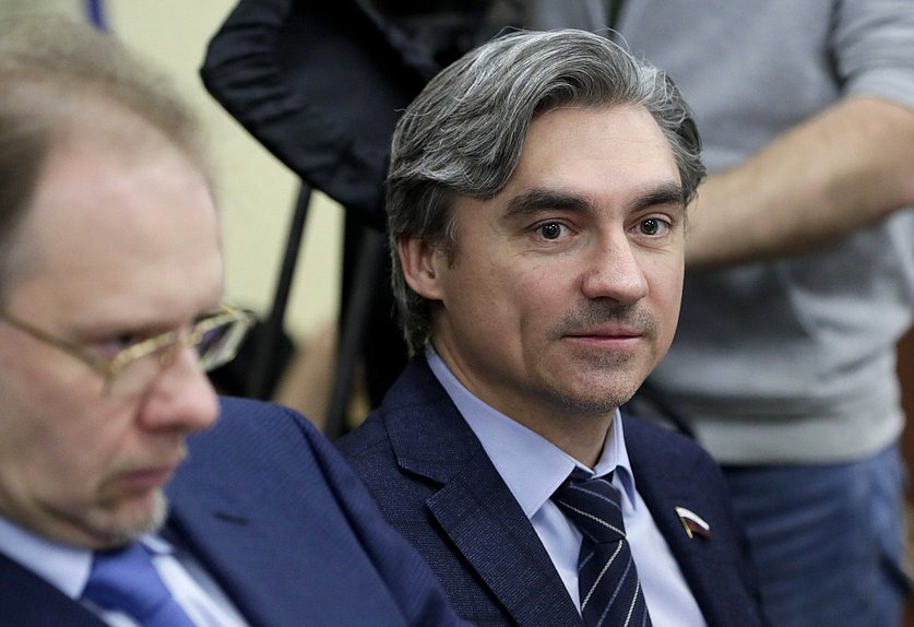 Заместитель Председателя Комитета по информационной политике, информационным технологиям и связи Андрей Свинцов