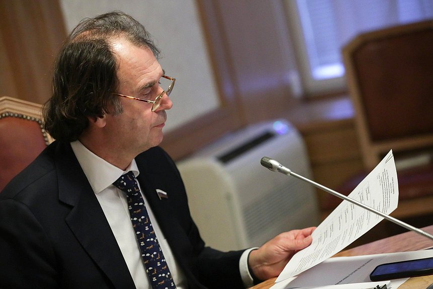 Член Комитета по аграрным вопросам Сергей Лисовский